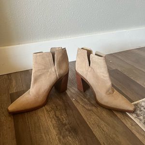 Vince Camuto heels/booties